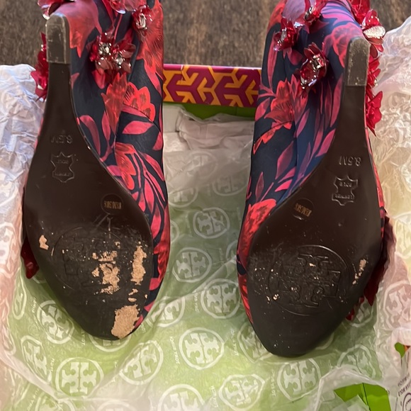 HP 9/30🔥🔥Tory Burch satin wedges. Amazing dimensional detail. Almost new. - Picture 8 of 17